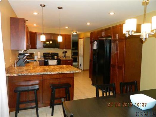 36 Cramer Path kitchen credit CRMLS.jpg