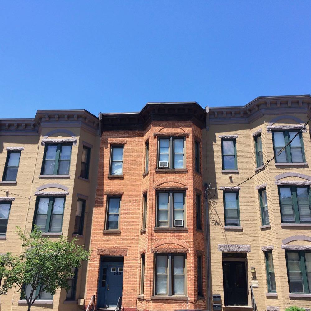 Knox Street row houses Albany blue sky 2018-06-29