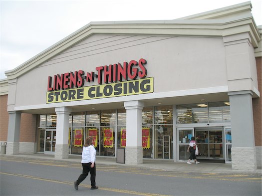 Bargain hunting at the Linens n Things closeout All Over Albany