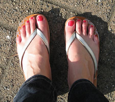 pedicure toes flip flops