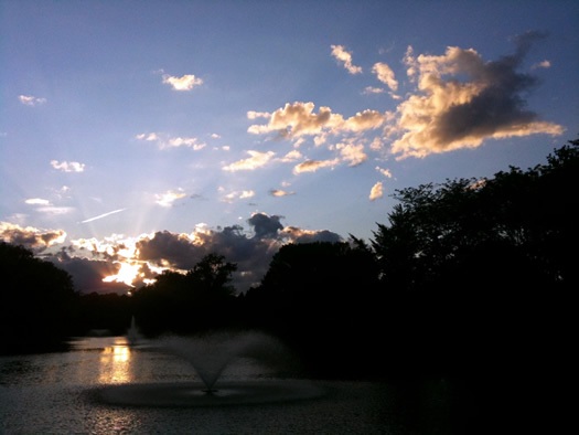 Buckingham pond sunset 2011-08-02