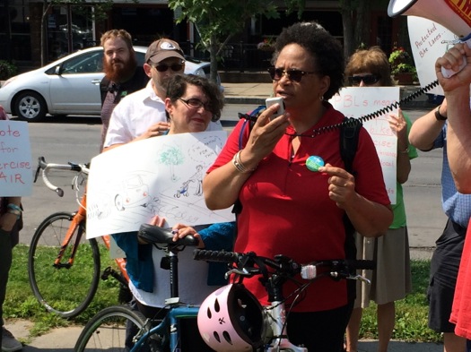 protected_bike_lane_rally_2015-07-28_arnelle_Coqueran.jpg