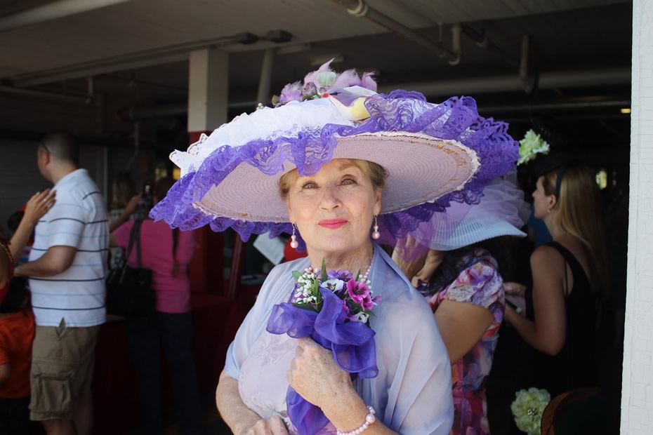 saratoga_hat_day_2014_Donna_Cerasuolo_close_up.jpg