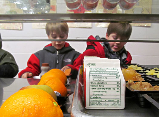 shen skano tesago cafeteria lunch line