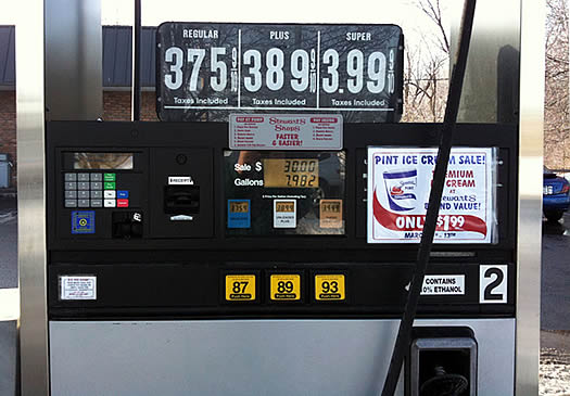 stewarts gas pump 2011-03-08